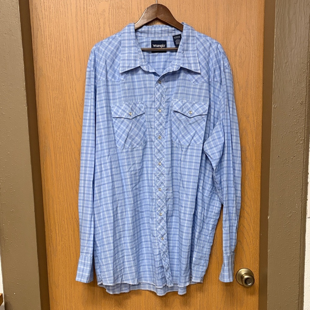 Wrangler Men's Light Blue Checkered Button Down Shirt